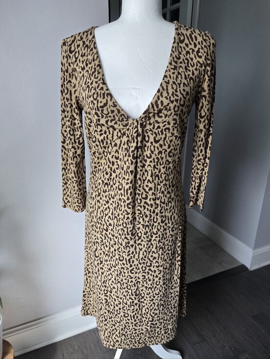 LOFT Dresses & Skirts - NWT LOFT Ann Taylor Leopard Print V-Neck Twist Front Dress Size 6 Casual Work